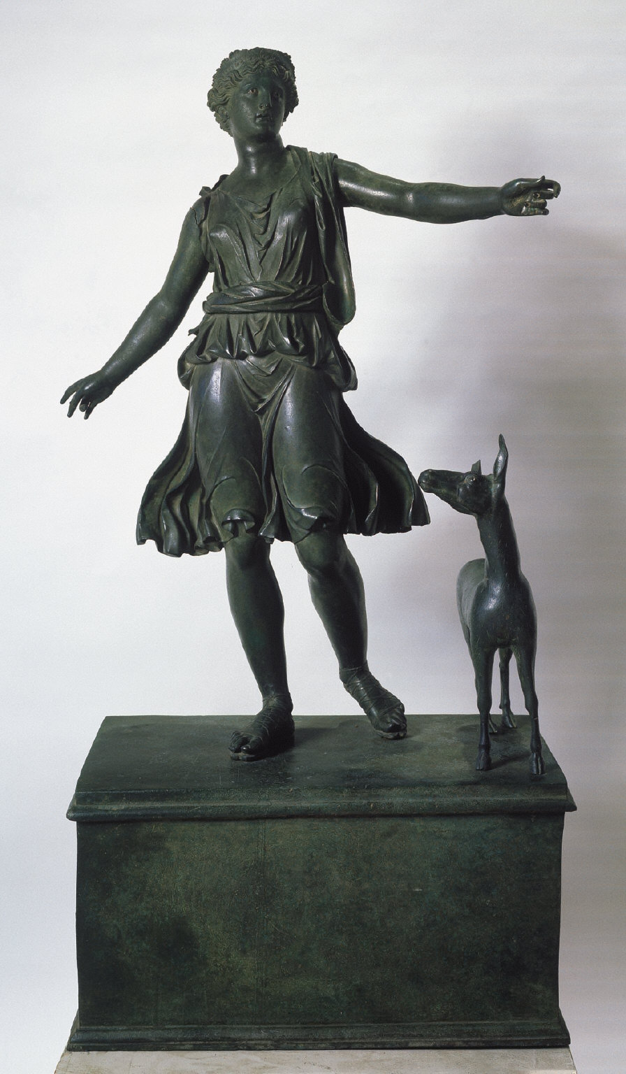 ColorIt - Diana (aka Artemis in Greek), is the Roman goddess of