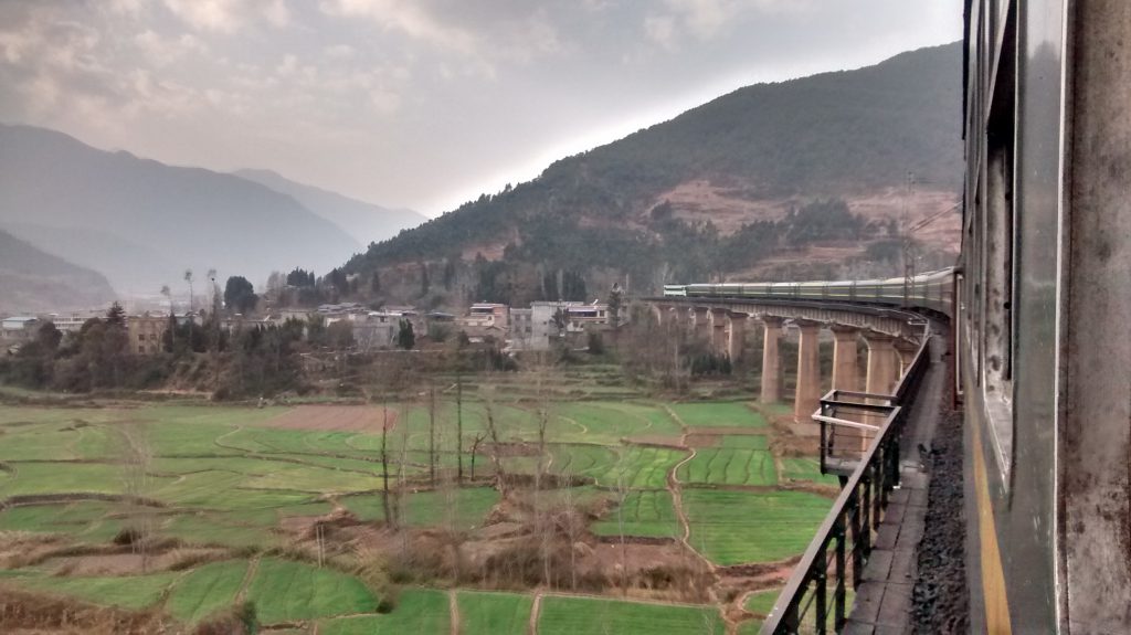 从四川普雄到攀枝花运行的绿皮车，作者海夏（minato）2015年12月28日拍摄于5633次列车车内