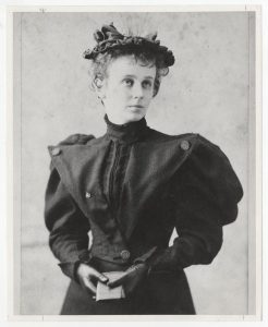 Black and white portrait of Jeannette Marks circa 1895-1905